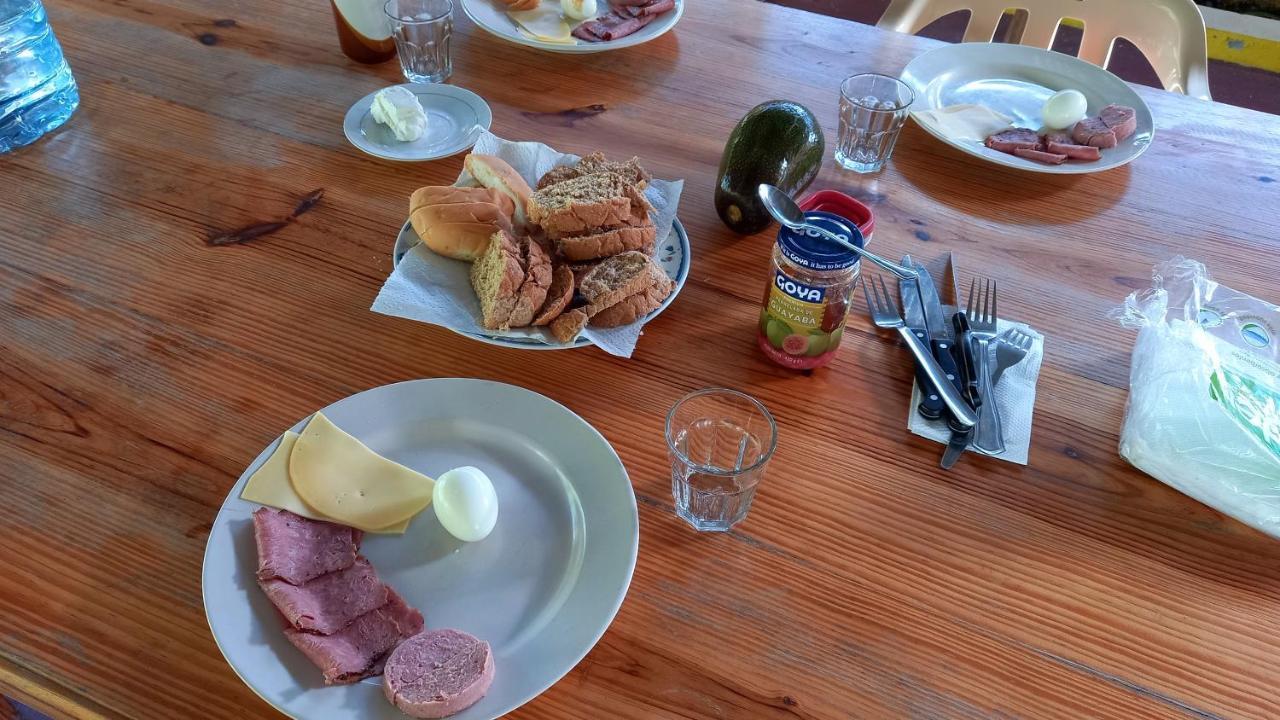 Las Avispas Conrado'S Guesthouse B&B المظهر الخارجي الصورة