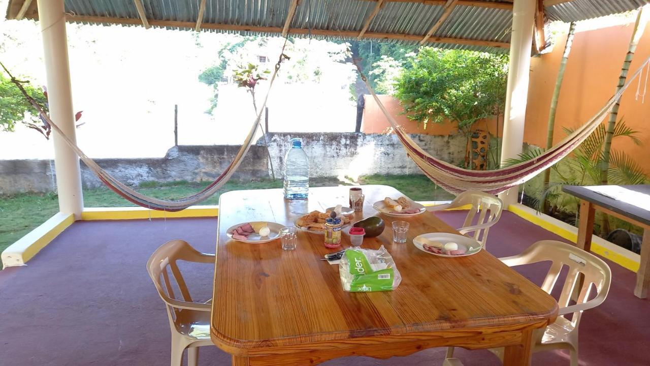 Las Avispas Conrado'S Guesthouse B&B المظهر الخارجي الصورة