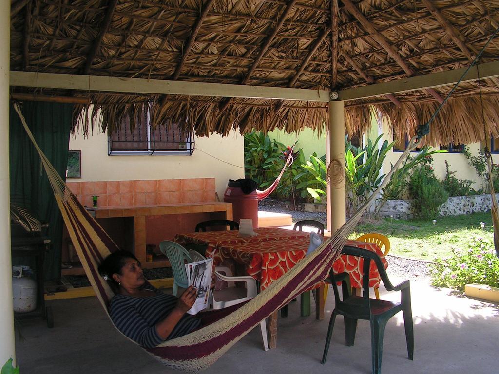 Las Avispas Conrado'S Guesthouse B&B المظهر الخارجي الصورة