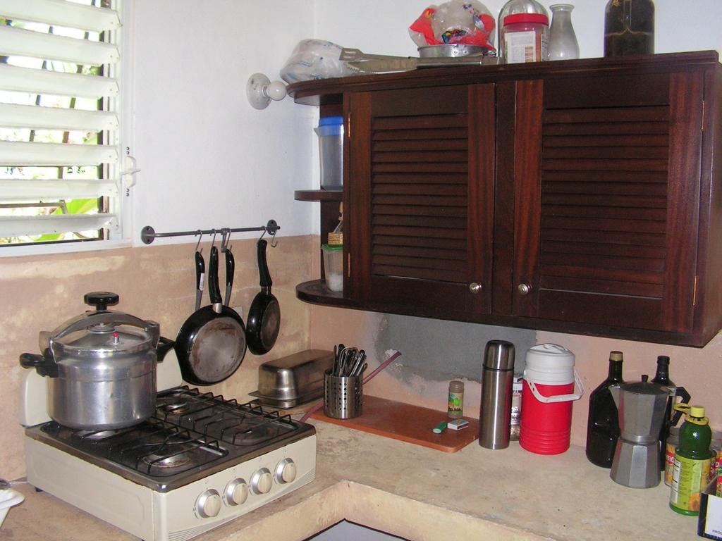 Las Avispas Conrado'S Guesthouse B&B الغرفة الصورة